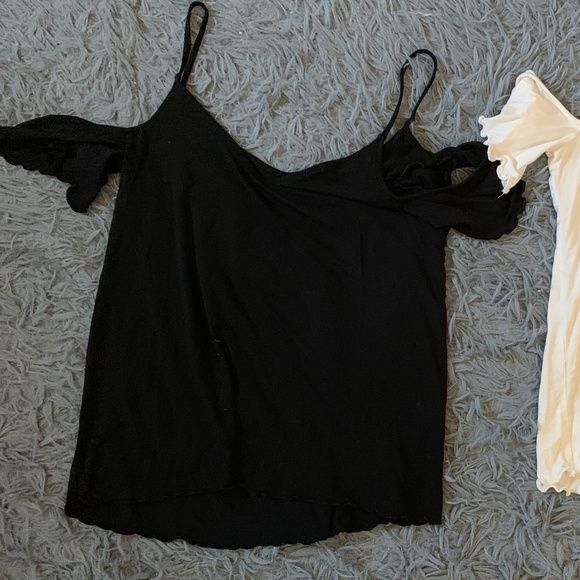 Black and White off the shoulder tops with straps - Picture 3 of 3